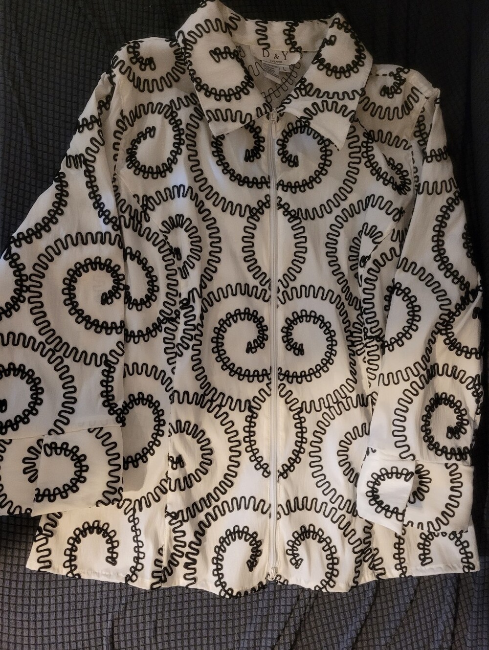 D&Y White Jacket with Black Spiral Pattern 3/4 Sleeve